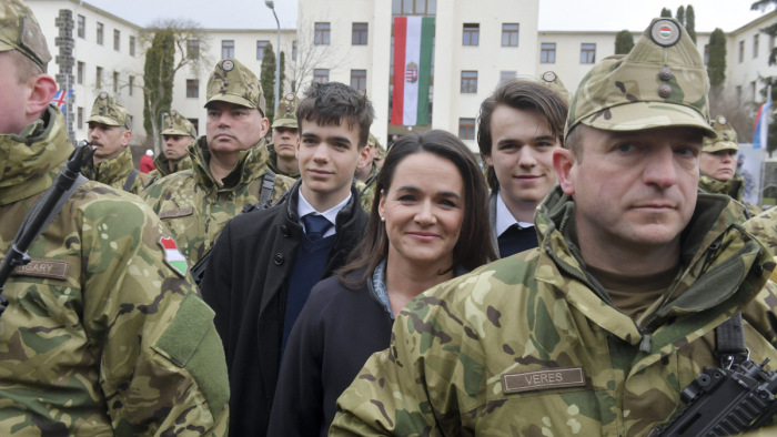 Novák Katalin hivatalosan is férje parancsnoka lett