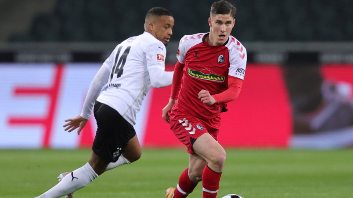 Sallai Roland sárga lapot kapott Bayer Leverkusen elleni meccsen