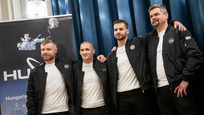 Kiválasztották a négy magyar űrhajósjelöltet – itt a névsor és a fotójuk