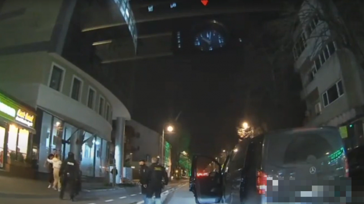 Pechére egy kommandósokkal teli kocsi sofőrjébe kötött bele – videó
