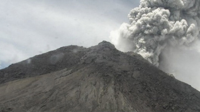 Kitört Indonézia pusztító tűzhányója – videó