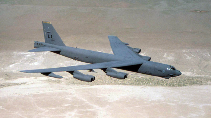 Amerikai B-52-es repült az orosz határnál, lengyel vadászgépek védelmezték