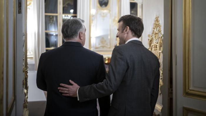 Szakértő: gyakorlati és szimbolikus jelentőséggel is bírt az Macron–Orbán csúcs