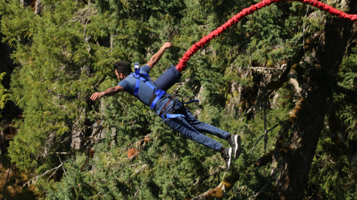 Rémisztő videó: elszakadt a kötél bungee jumping közben