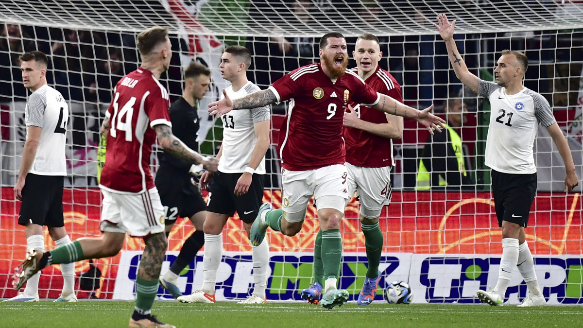 Ádám Martin ünnepel gólja után a Magyarország Észtország felkészülési mérkőzésen a Puskás Arénában 2023. március 23-án.