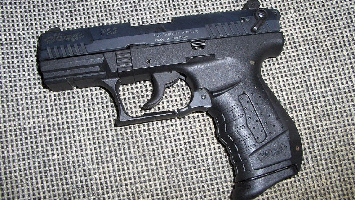 Umarex gyártmányú Walther P22 9 mm öntöltő gázpisztoly. Forrás: Wikipédia