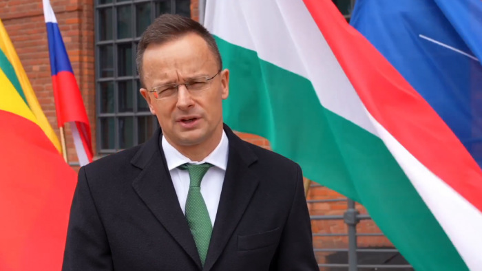 Szijjártó Péter: újabb külföldi küldetése lesz a magyar Gripeneknek