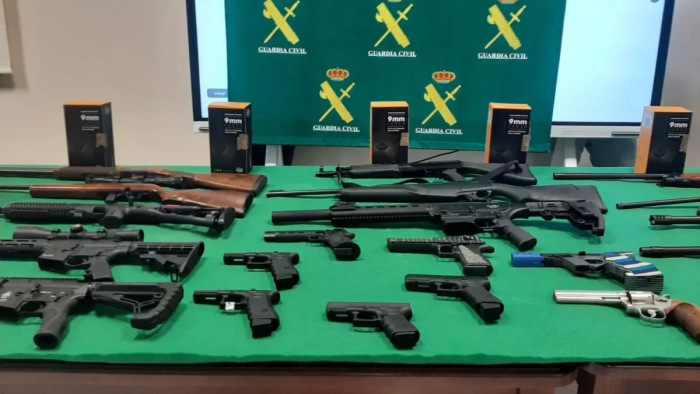 Gigantikus fegyvercsempészbandát kapcsolt le az Europol magyar segítséggel