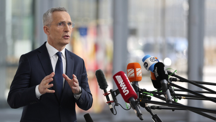 Váratlan fordulat: Jens Stoltenberg maradhat a NATO főtitkára
