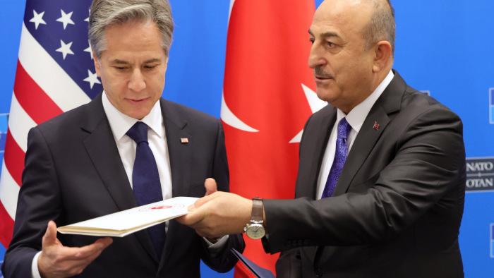 Svéd NATO-csatlakozás: Törökországnak ennyi nem elég
