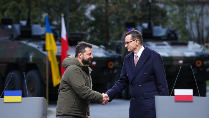 Katonai felszerelések szállításáról állapodott meg Lengyelország és Ukrajna