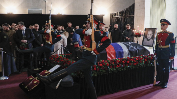 A Wagner-vezér is részt vett a meggyilkolt orosz bloggert temetésén