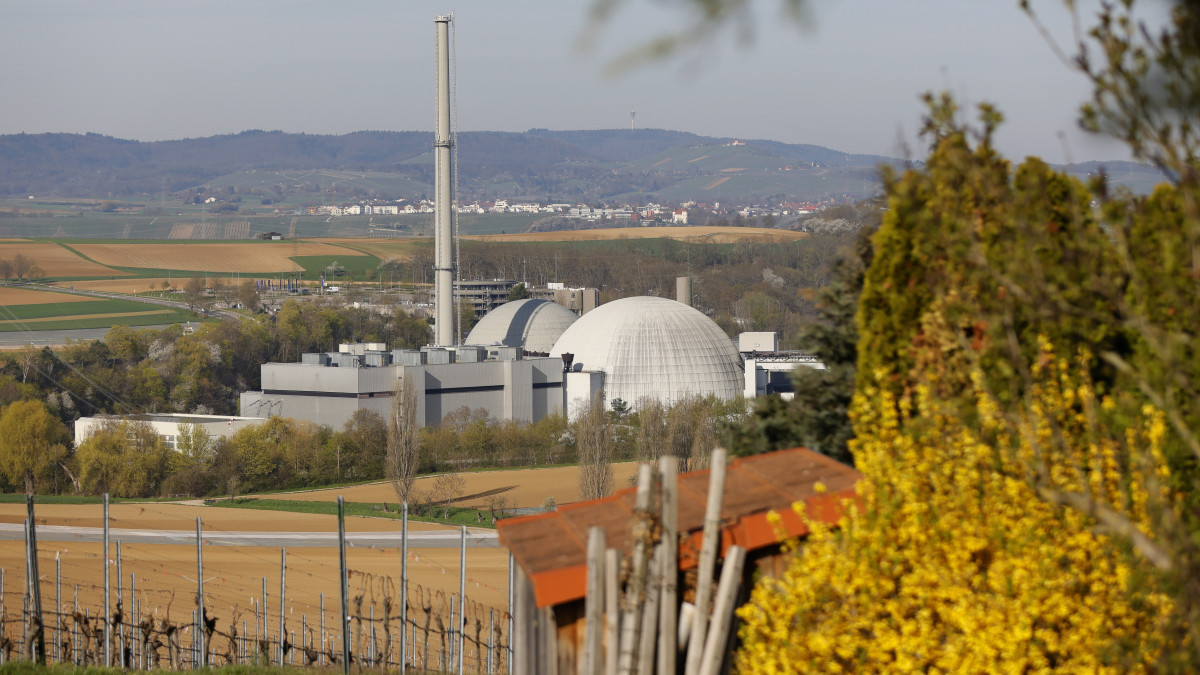 A neckarwestheimi atomerőmű 2023. április 10-én. Németországban a tervezettnél később, áprilils 15-én leállítják a még működő három atomerőművet (Emsland, Isar 2, Neckarwestheim 2) is.