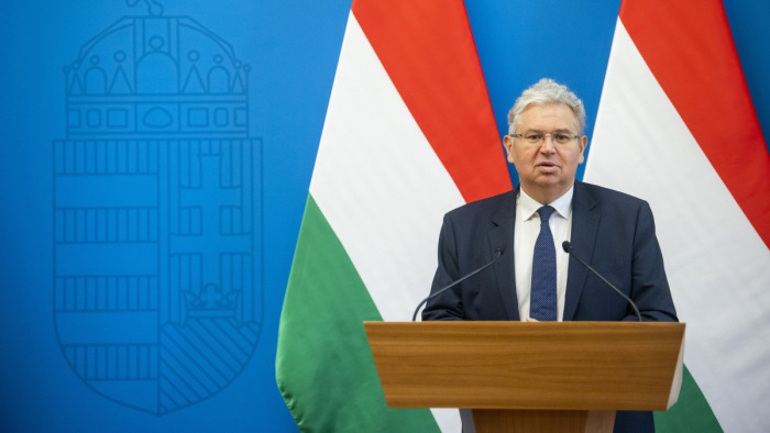 Pártalapító parlamenti képviselőjét gyászolja a Fidesz