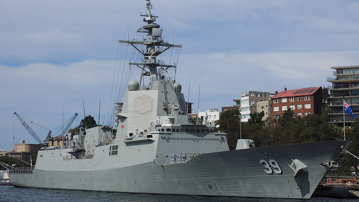 Az ausztrál haditengerészet HMAS Hobart rakétás rombolója. Forrás:Wikipédia