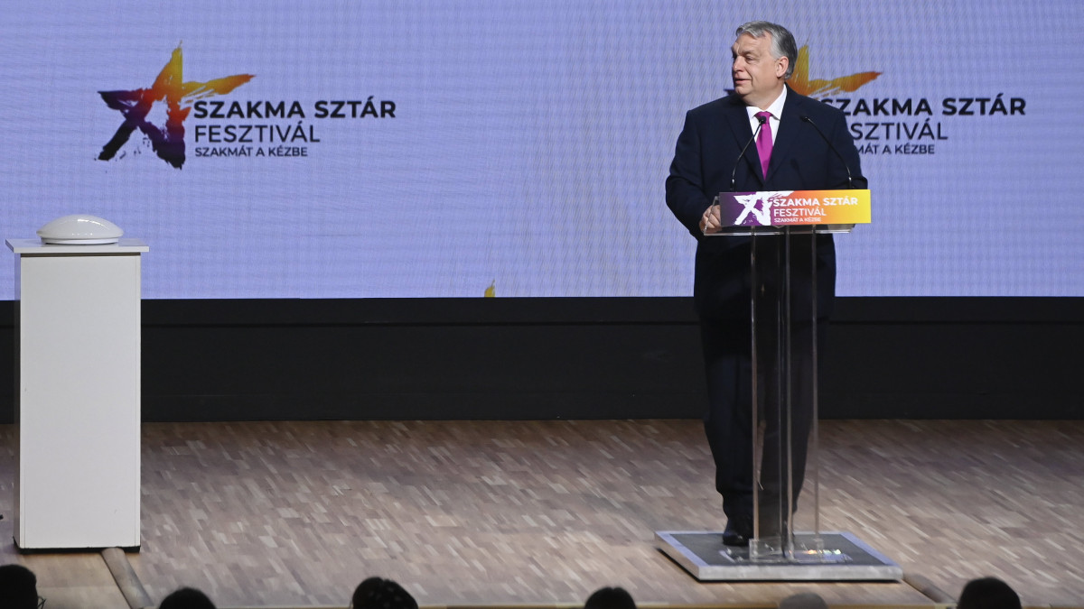 Orbán Viktor miniszterelnök beszédet mond a 16. Szakma Sztár Fesztivál megnyitóján a fővárosi Hungexpón 2023. április 24-én.