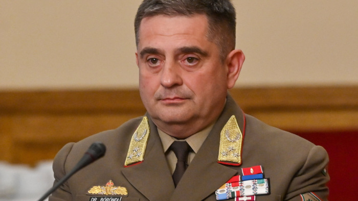 A vezérkari főnök szerint a magyar hadseregnek fel kell készülni a konfliktusra - a nap hírei