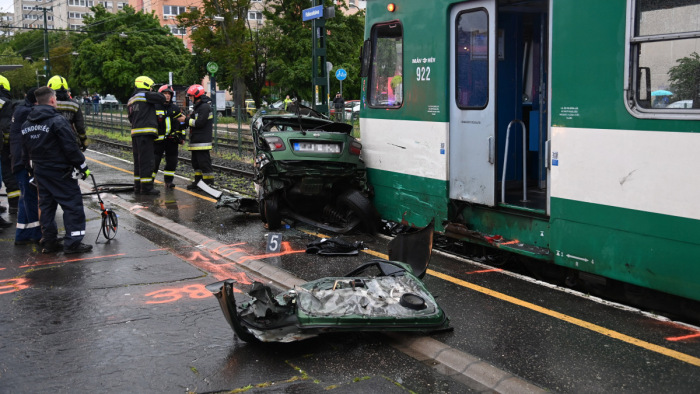 Szívszorító képek a halálos budapesti balesetről