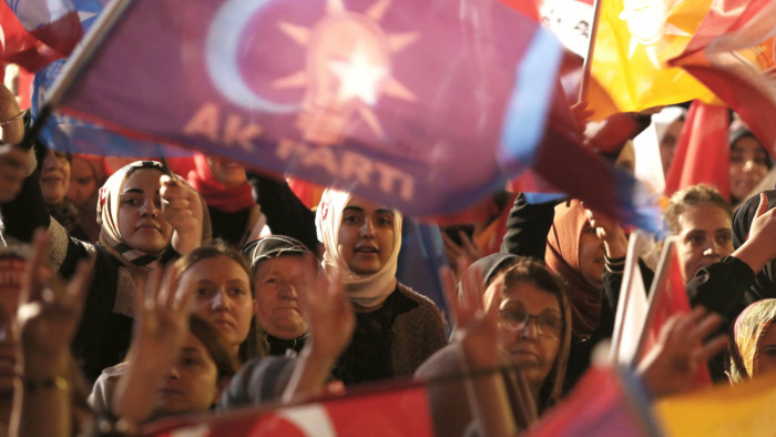 Beállt Erdogan elnök mögé az első forduló harmadik helyezettje