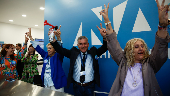 Az exit poll szerint a konzervatívok nyerték az előrehozott görögországi parlamenti választásokat