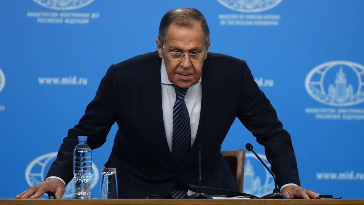 Szergej Lavrov orosz külügyminiszter az előző év diplomáciai tevékenységét értékelő évenkénti sajtóértekezletén Moszkvában 2023. január 18-án.