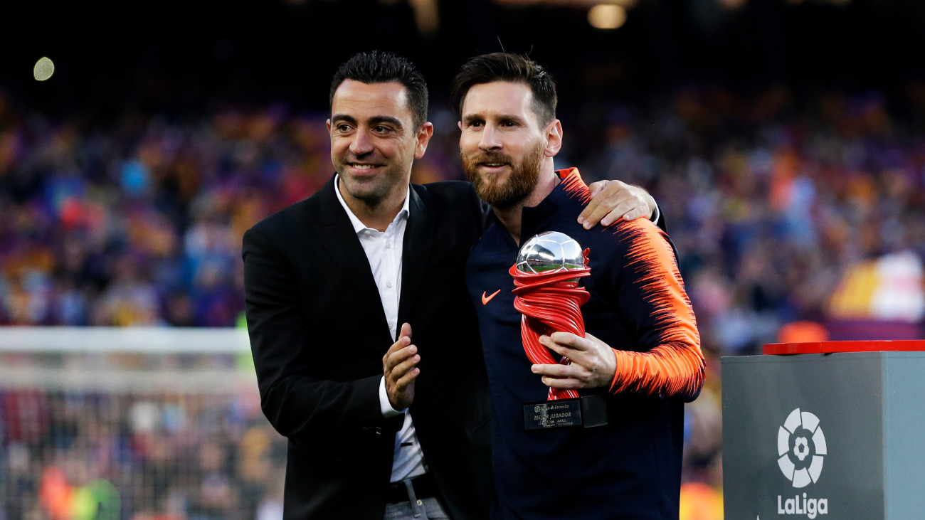 BARCELONA, SPAIN - MAY 20: (L-R) Xavi, Lionel Messi of FC Barcelona  during the La Liga Santander  match between FC Barcelona v Real Sociedad at the Camp Nou on May 20, 2018 in Barcelona Spain (Photo by Jeroen Meuwsen/Soccrates/Getty Images)