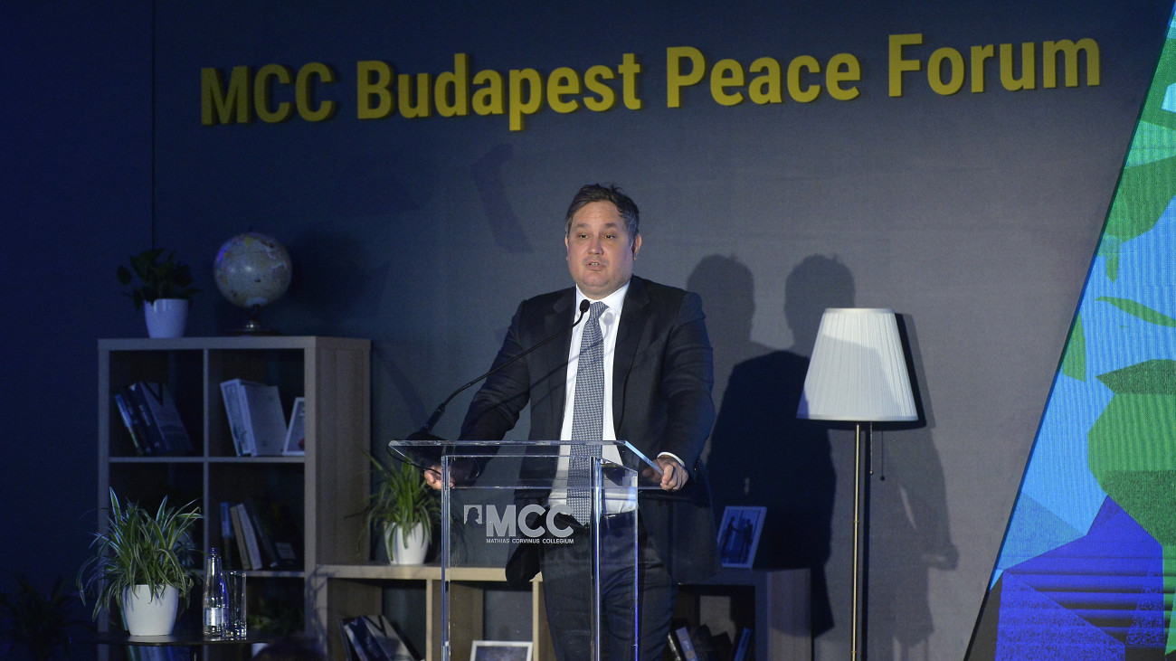 Nagy Márton gazdaságfejlesztési miniszter beszédet mond a Mathias Corvinus Collegium (MCC) Budapesti Békefórum nemzetközi konferenciáján 2023. június 7-én.