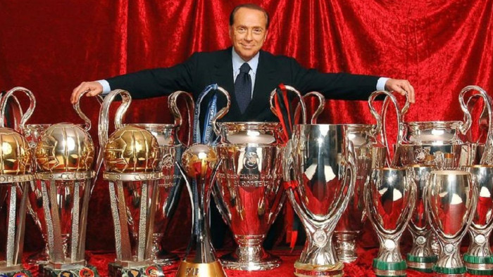 Silvio Berlusconit gyászolja a futballvilág: ő volt az olasz klubfoci legsikeresebb elnöke