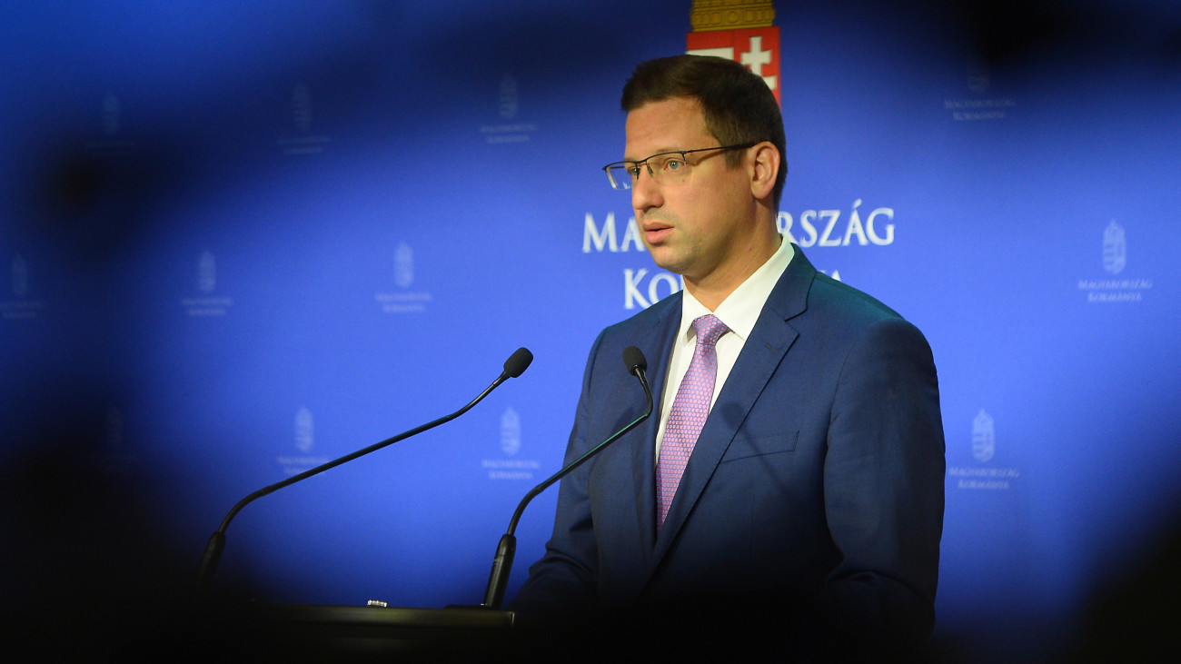 Gulyás Gergely Miniszterelnökséget vezető miniszter a Kormányinfó sajtótájékoztatón a Miniszterelnöki Kabinetiroda épületében 2023. június 19-én.