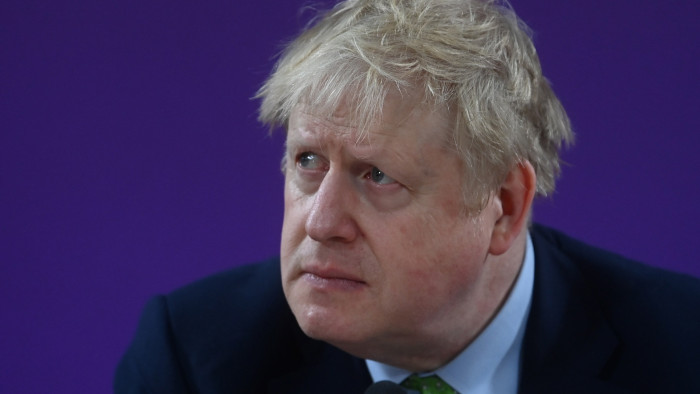 Igen meredeket mondott az idősek és a Covid kapcsolatáról Boris Johnson