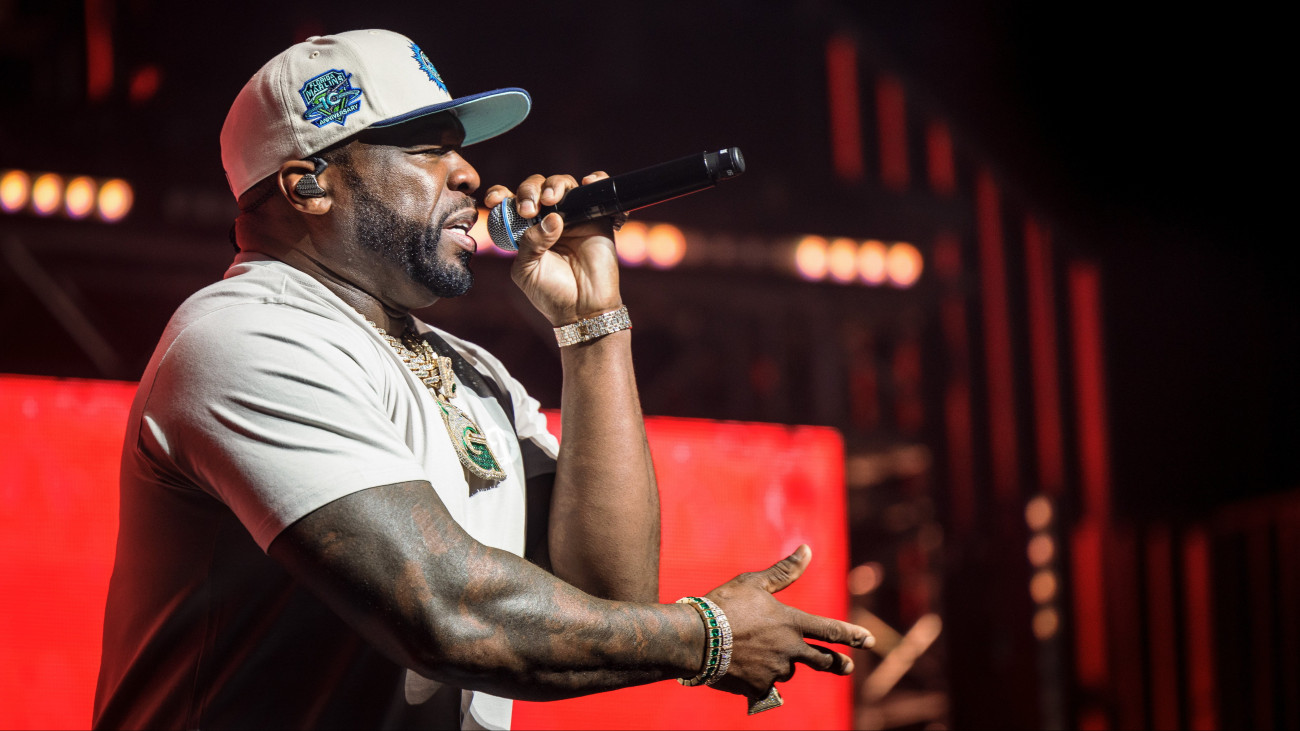 50 Cent (Curtis James Jackson) amerikai rapzenész ad koncertet a Papp László Budapest Sportarénában 2022. október 25-én.