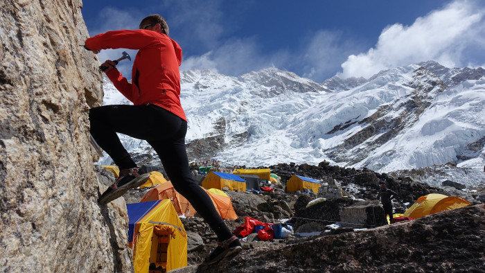 Varga Csaba megkezdte a nyolcezres csúcstámadást a Himalájában