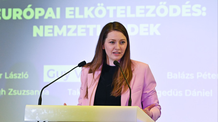 Miért kéri a Momentum a Magyarországnak járó EU-források befagyasztását? – nagyinterjú Donáth Annával
