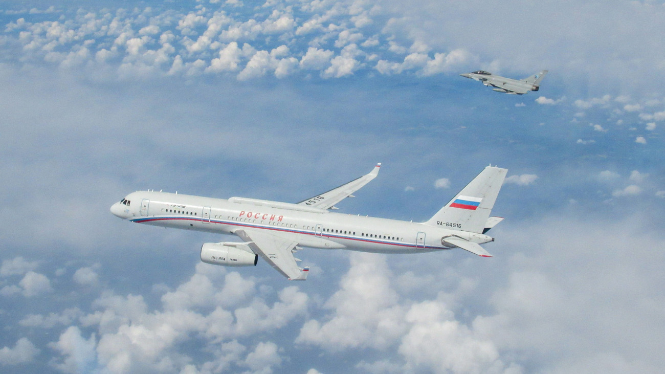 Az orosz légierő speciális Tu-214-es gépe, Vlagyimir Putyin végítélet napi repülője, a repülő Kreml