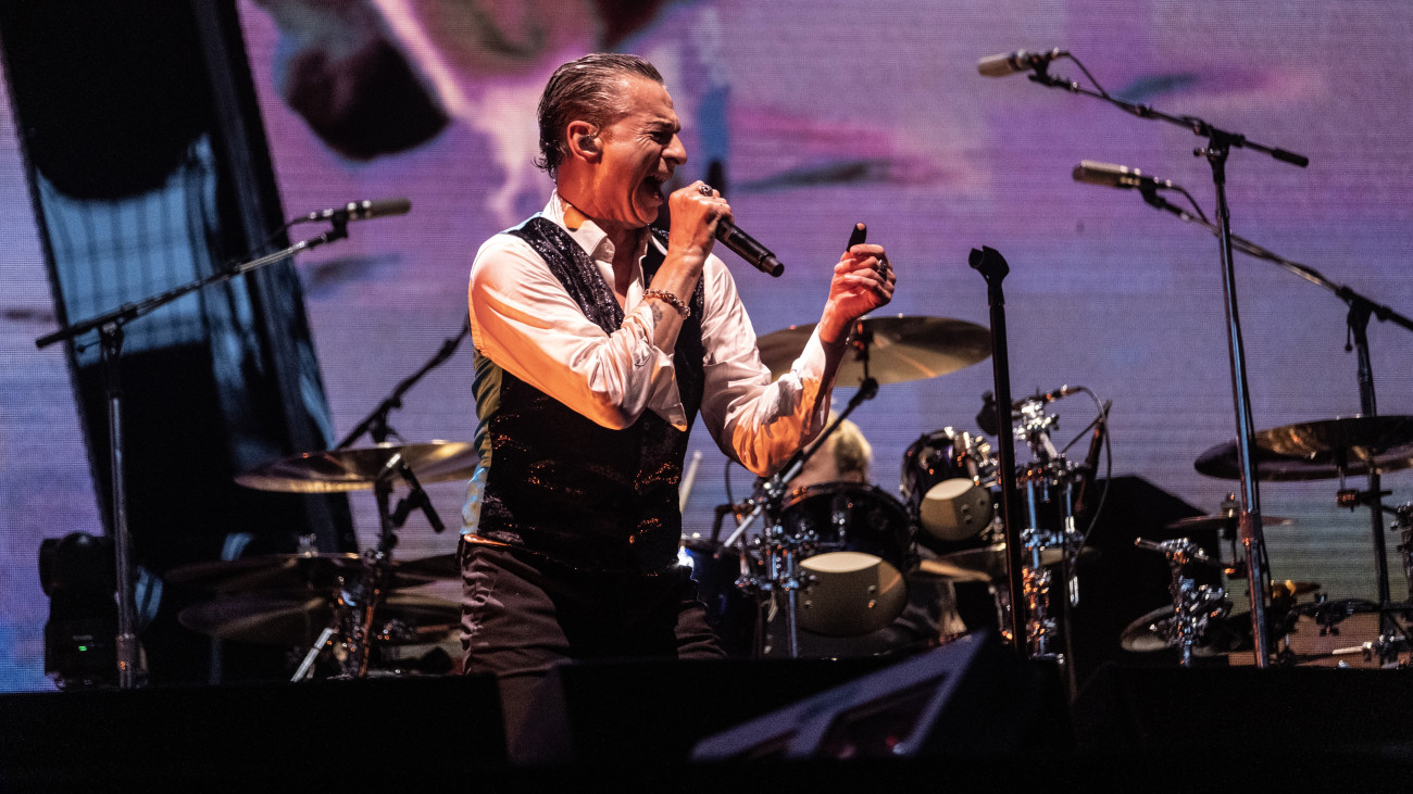 David Gahan, a Depeche Mode brit zenekar énekese az együttes koppenhágai koncertjén 2023. június 27-én.