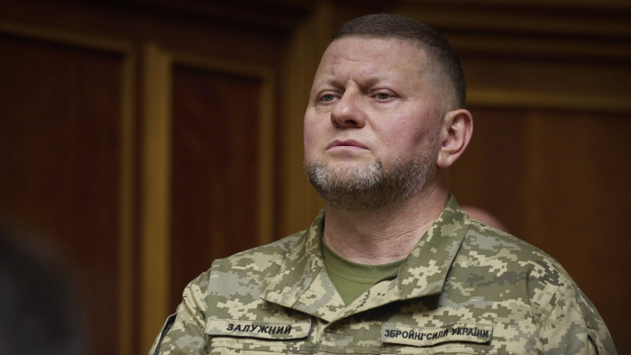 Zaluzsnij leszerelt – Londonba „száműzték” a menesztett ukrán főparancsnokot
