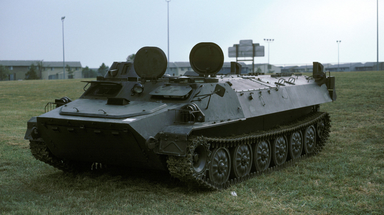 MT-LB szovjet/orosz páncélozott szállítójármű. Forrás: Wikipédia