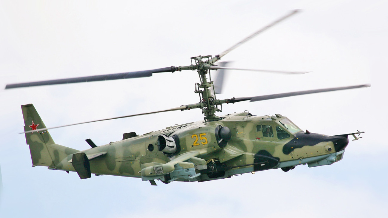 Ka-52 Alligator, orosz harci helikopter. Forrás:Wikipédia