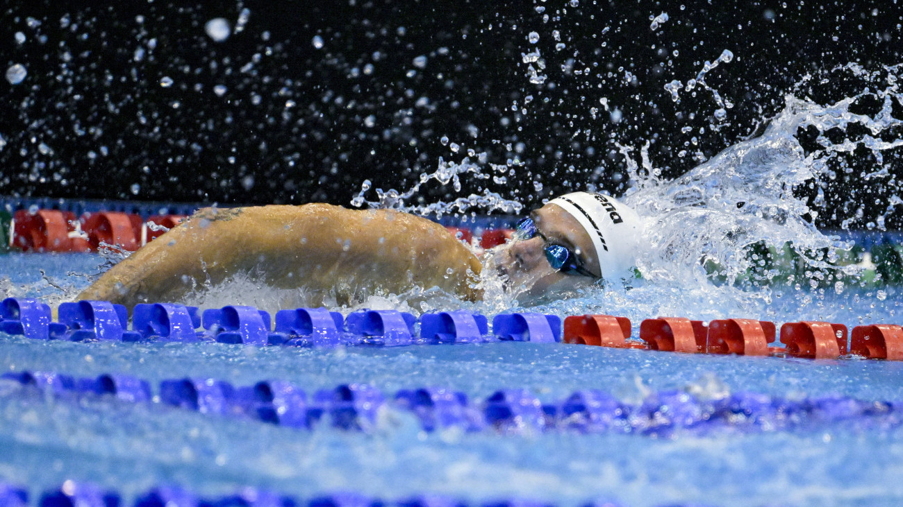 Rasovszky Kristóf a férfi 400 méteres gyorsúszás előfutamában a fukuokai vizes világbajnokságon 2023. július 23-án.