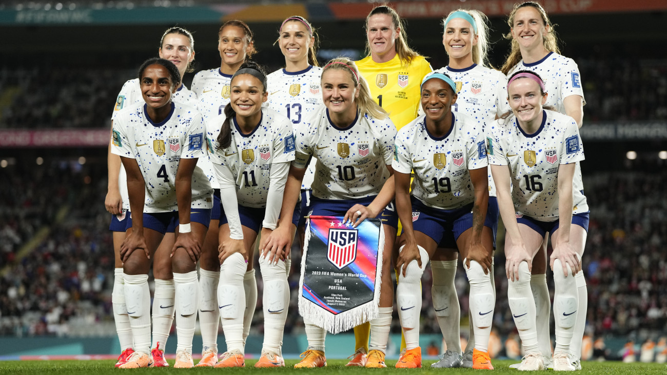 USA line up (L-R) Emily Fox, Lynn Williams,Alex Morgan, Alyssa Naeher, Julie Ertz, Andi Sullivan, Naomi Girma, Alex Morgan, Lindsey Horan, Crystal Alyssia Soubrier Dunn, Rosemary Lavelle during the FIFA Womens World Cup Australia &amp; New Zealand 2023 Group E match between Portugal and USA at Eden Park on August 1, 2023 in Auckland, New Zealand. (Photo by Jose Breton/Pics Action/NurPhoto via Getty Images)