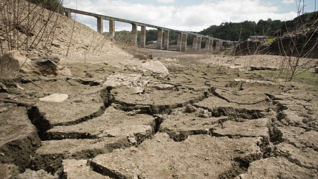LUGO, GALICIA, SPAIN - AUGUST 03: Belesar reservoir on the MiĂąo River, on August 3, 2023, in Lugo, Galicia, Spain. Municipalities and institutions call for a responsible use of water and avoid unnecessary consumption in a context of drought. The main problems are registered in A MariĂąa, where the Concello de Xove has joined those of Barreiros and O Valadouro in requesting the neighbors not to use the water from the brought water for more than the essentials in view of its scarcity and the increase of population in summer. (Photo By Carlos Castro/Europa Press via Getty Images)