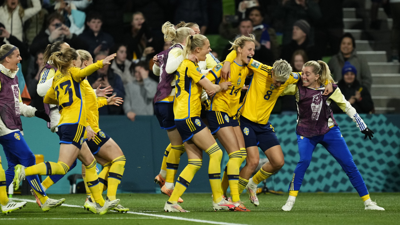 Sweden players celebrate victory after the FIFA Womens World Cup Australia &amp; New Zealand 2023 Round of 16 match between Winner Group G and Runner Up Group E at Melbourne Rectangular Stadium on August 6, 2023 in Melbourne, Australia. (Photo by Jose Breton/Pics Action/NurPhoto via Getty Images)