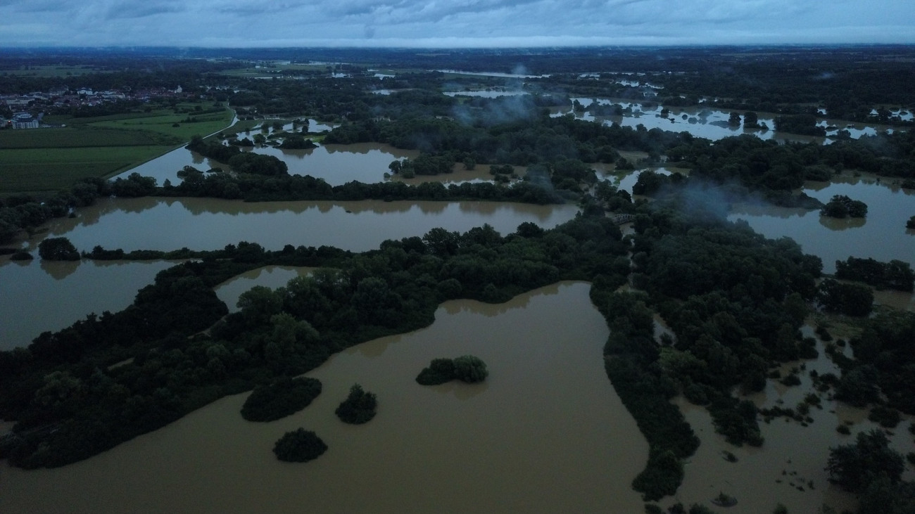 Drámai árvízhelyzet a Dráván és a Murán. Forrás: Facebook/Országos Vízügyi Főigazgatóság (OVF)