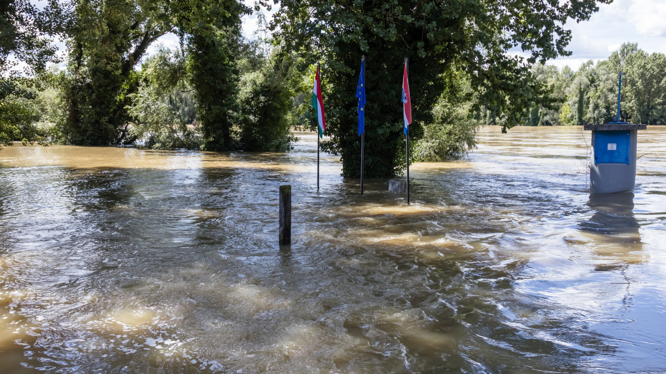 Az áradó Dráva Őrtilosnál 2023. augusztus 8-án.