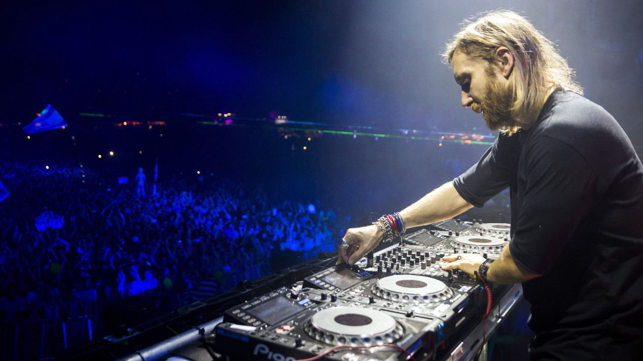 David Guetta francia DJ fellépése a budapesti Hajógyári-szigeten a 24. Sziget fesztivál harmadik napján, 2016. augusztus 14-én.