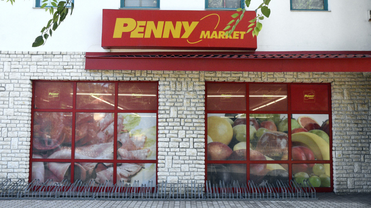 Budapest, 2020. szeptember 5. Egy Penny Market élelmiszeráruház kirakata a XIX. kerületi  Ady Endre úton. MTVA/Bizományosi: Róka László