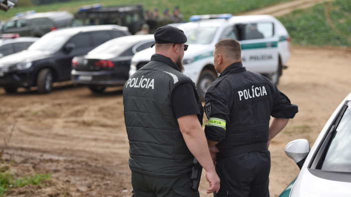 A rendőrség az összeomlás szélén, rendkívüli helyzet az egyik Magyarországgal szomszédos szlovák járásban
