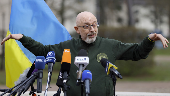 Elemzők: Zelenszkij beáldozhatta lojális miniszterét