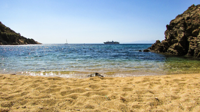 Új szabályok lesznek idén a görög tengerparti strandokon – súlyos bírság fenyeget