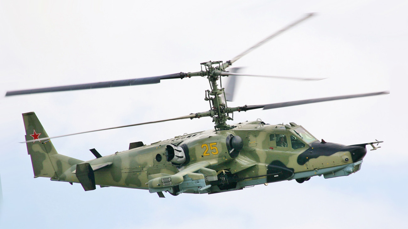 Kamov Ka-52 Aligator, orosz harci helikopter. Forrás: Wikipédia
